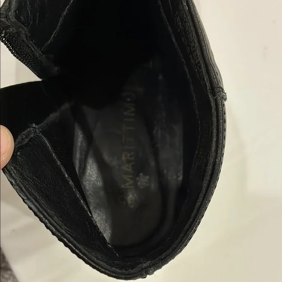 Black leather Ankle Boots with Minimalist Design sz 5 - Picture 9 of 15